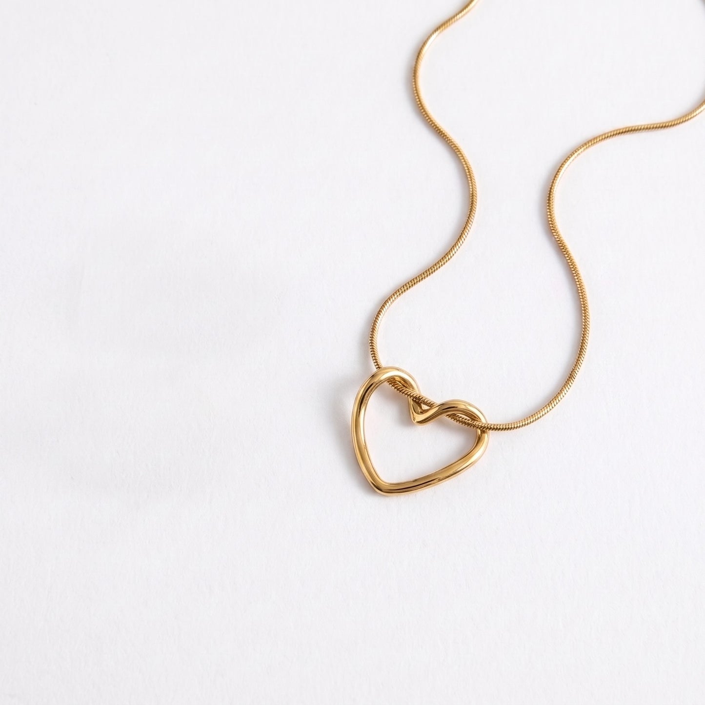Twisted Heart Pendant Necklace Set