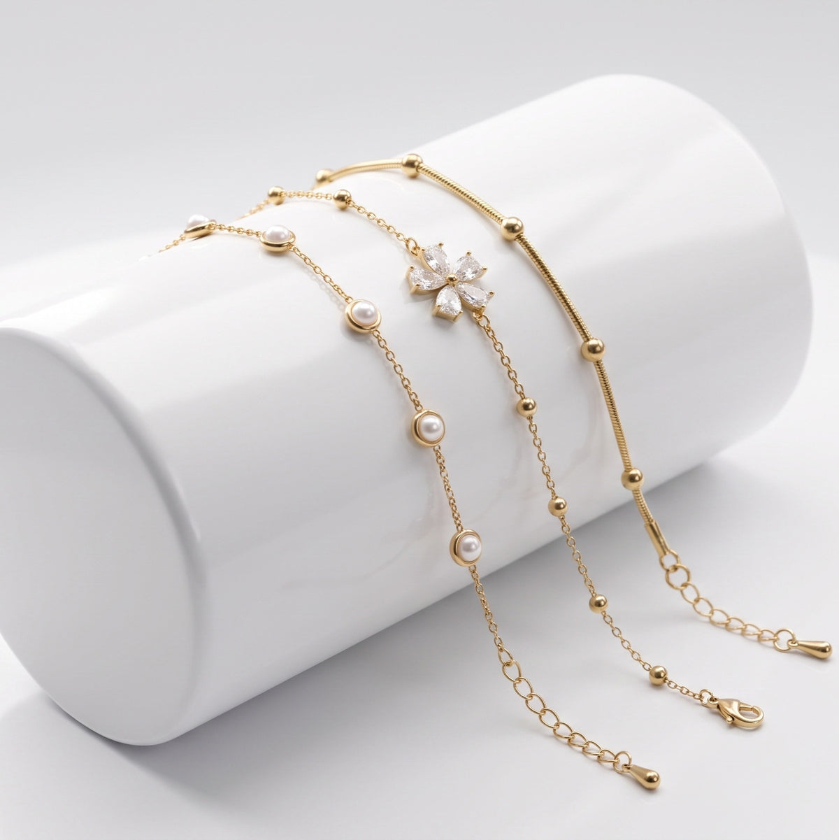 Elegant Pearl & Daisy Charm Bracelet Set hayajewelers.pk