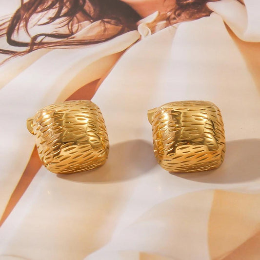 FRENCH STYLE SQUARE HOOPS