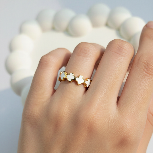 WHITE CLOVER  RING