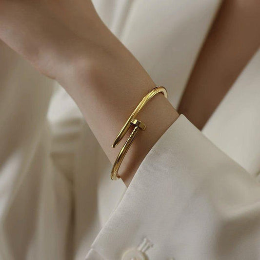 NAIL BANGLE