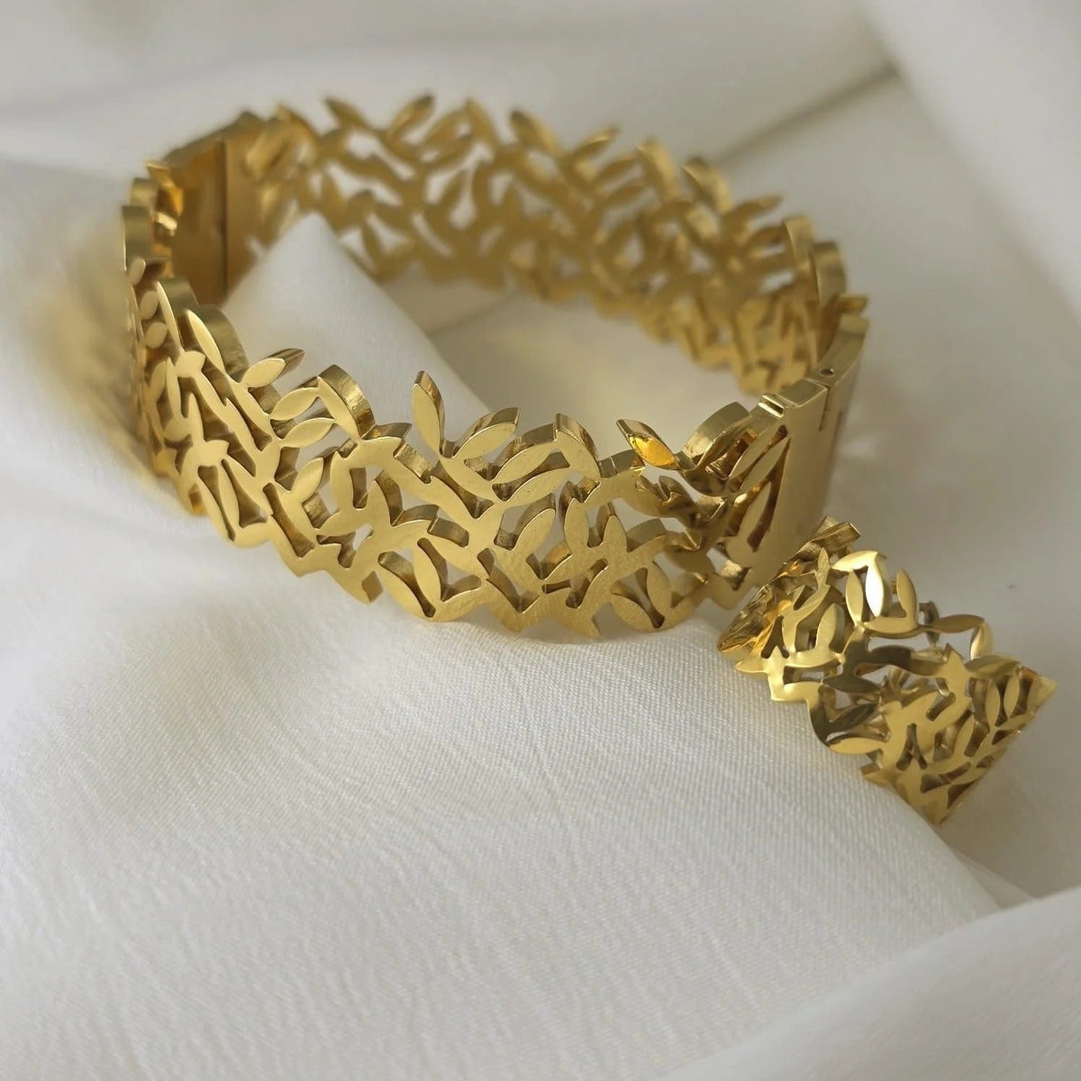 Hollow leaf Bangle & Ring Set