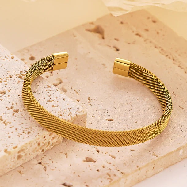 Comfortable Mesh C-Shaped Cuff - Stainless Steel